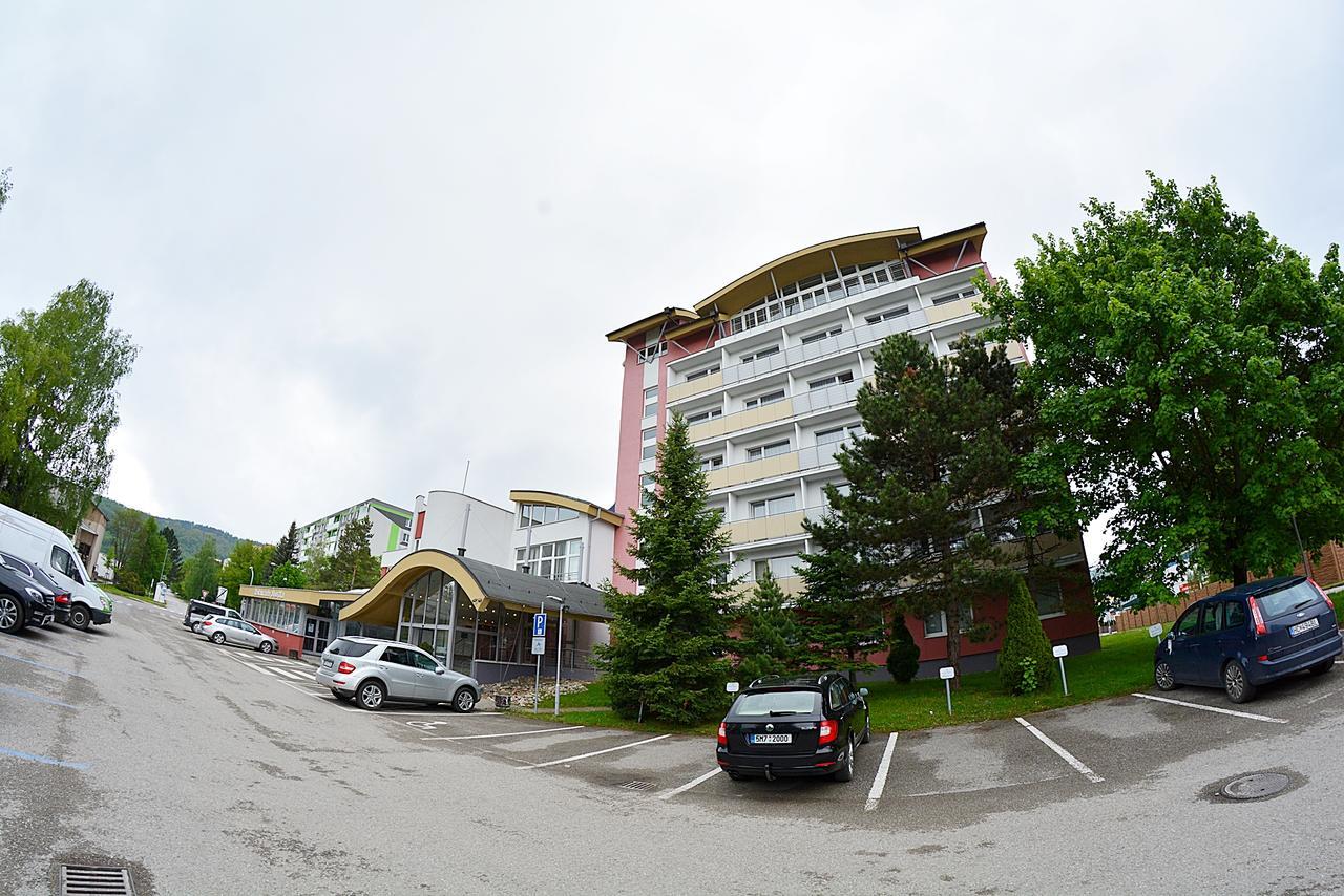 亚历山德拉运动酒店 Púchov 外观 照片